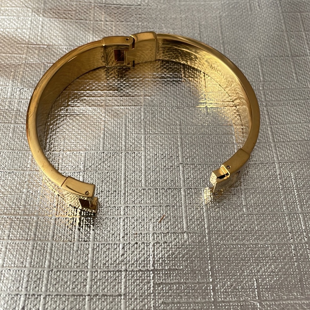 Michael Kors Bangle Bracelet Goldtone - Picture 4 of 5